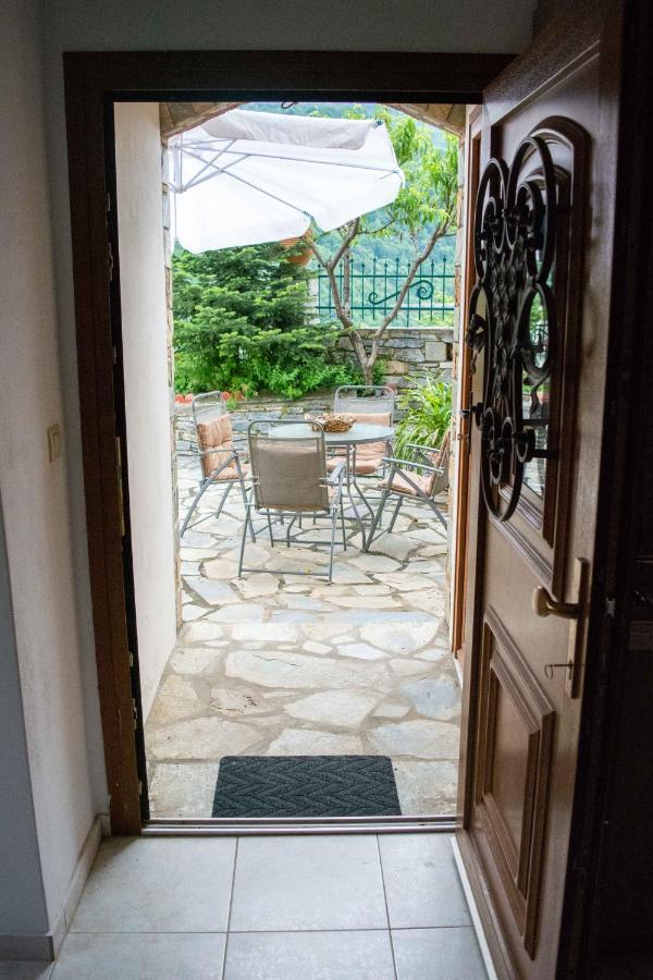 Efi'S Guest House Áyios Dhimítrios Dış mekan fotoğraf