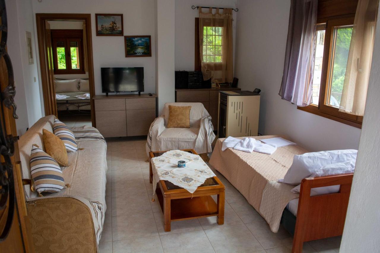 Efi'S Guest House Áyios Dhimítrios Dış mekan fotoğraf
